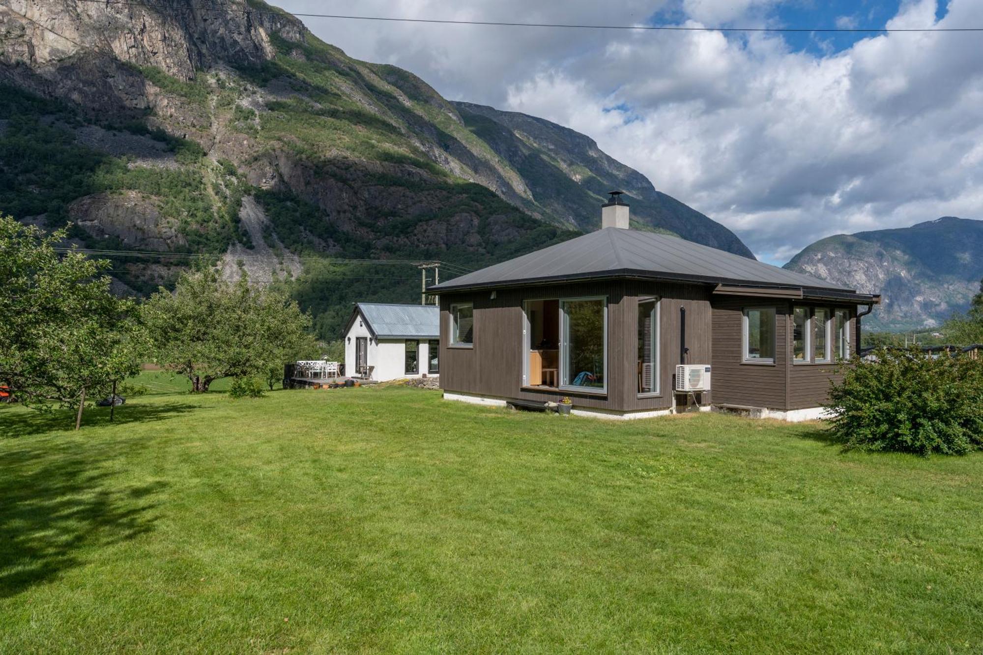 Jordeplegarden Holiday Home - Part Of A Farm - Two Buildings - Close To Flam Laerdalsoyri Luaran gambar