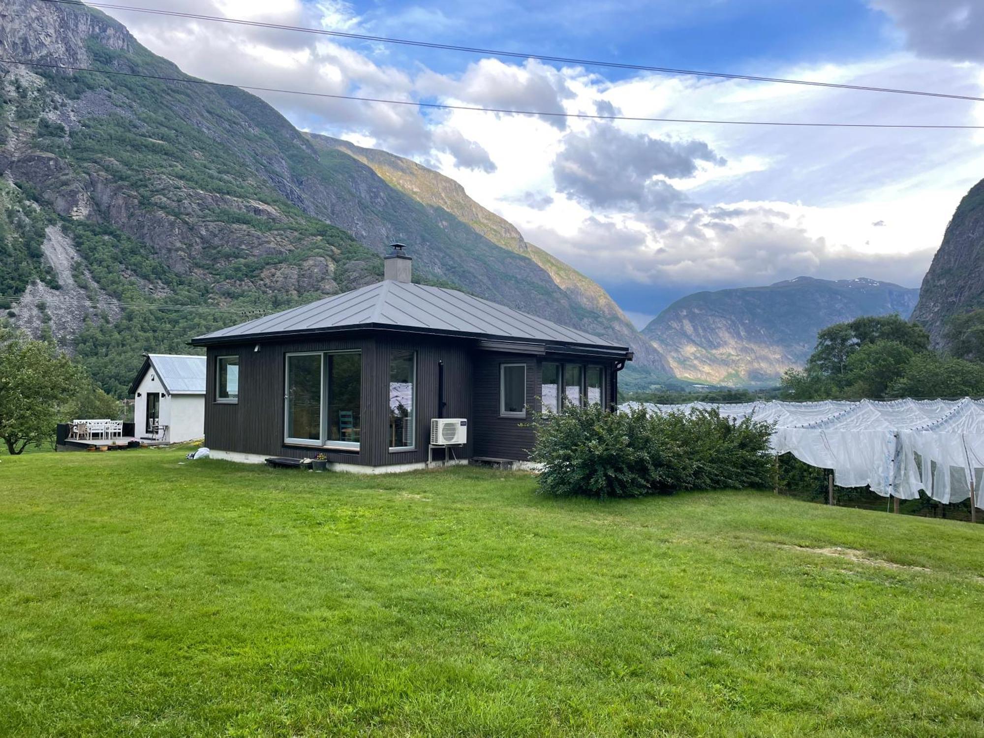 Jordeplegarden Holiday Home - Part Of A Farm - Two Buildings - Close To Flam Laerdalsoyri Luaran gambar